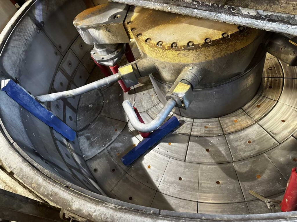 2025.08.25---Reparatur-Mischer-+-Trichter---A233584-(3) 2025.08.25---Reparatur-Mischer-+-Trichter---A233584-(3)