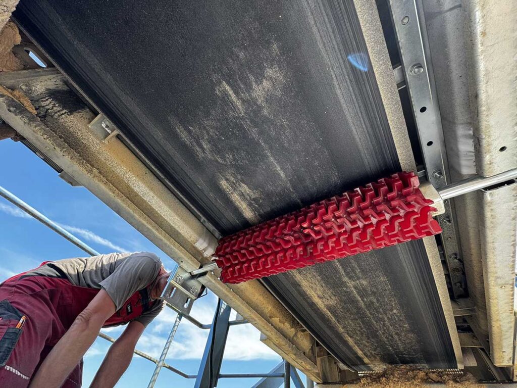 Endmontage-Untergurt-Abstreifrolle-16-(14) Endmontage-Untergurt-Abstreifrolle-16-(14)