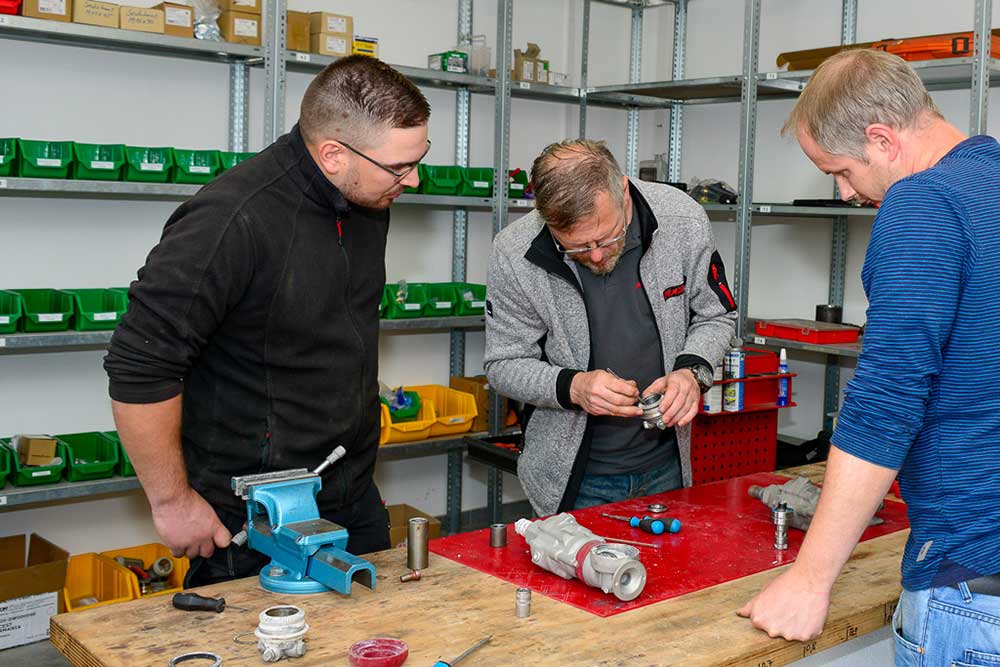 Fachseminar-easycleaner-zweiachs-3D-Spruehkopf-reinigung Fachseminar-easycleaner-zweiachs-3D-Spruehkopf-reinigung